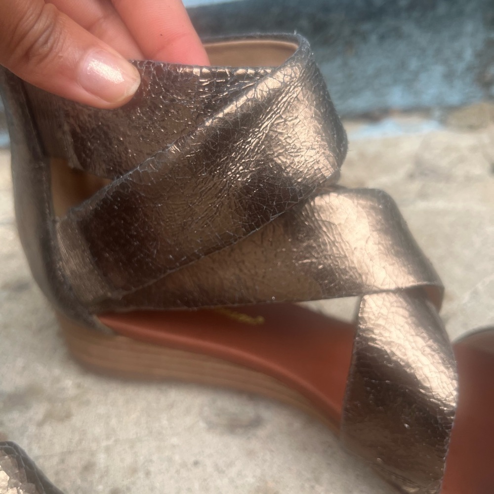 Matt Bernson Bronze Leather Sandals - Picture 7 of 12